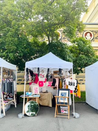 Dyzajn Market Babí léto 🖤@dyzajnmarket Ráda bych poděkovala všem kdo jste se zastavili osobně nebo posílali pozdravy na...